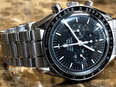 omega speedmaster manual wind vs automatic|omega speedmaster moonwatch winding.